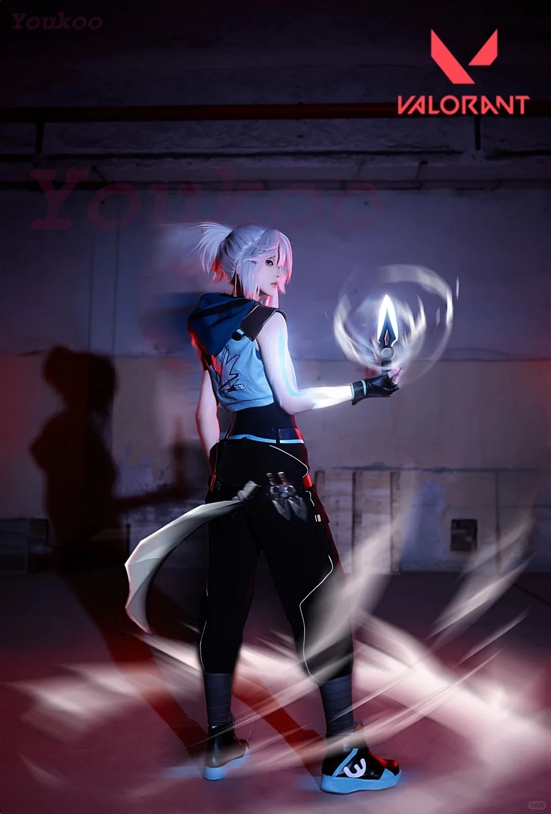 VALORANT Jett-Inspired Cosplay Costume with Wig and Kunai Prop (Unofficial)