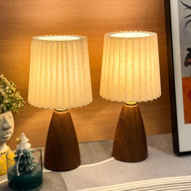 빈티지 LED Pleated 테이블 램프 패브릭 리넨 그늘 USB 디 밍이 가능한 책상 램프 홈 장식 거실 어린이 침실 밤 빛