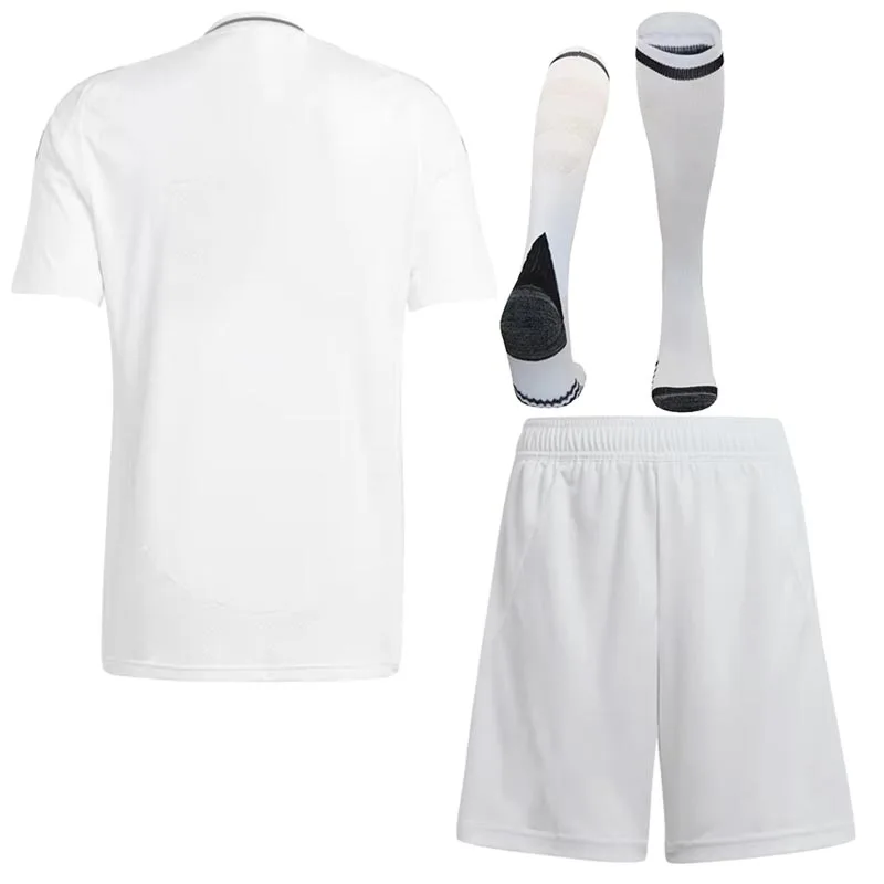thumbnail image 1 of Camiseta MADRIDES 24/25 Temporada Nueva ‎reaI MADRlD Blanca‎, 1 of 5