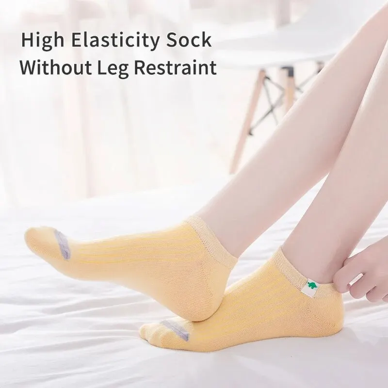 10 Pairs of Women Is Spring and Summer Animal Cartoon Sweet Cute Fashionable and Comfortable College Style Fabric Label Socks 3