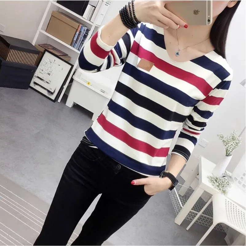 

Contrast Striped Long Sleeved T-shirt for Women in Autumn with Style Design and A Shoulder Top for Women's Clothing