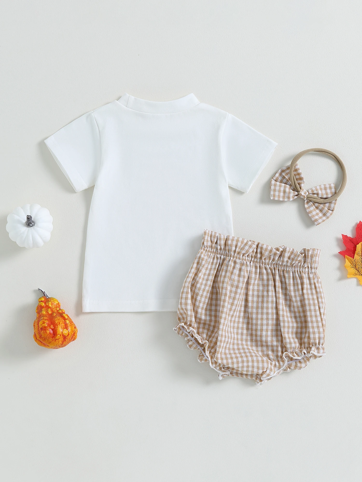 

Adorable 3-Piece Baby Girl Halloween Costume Set with Pumpkin Print Romper Shorts and Headband - Perfect for