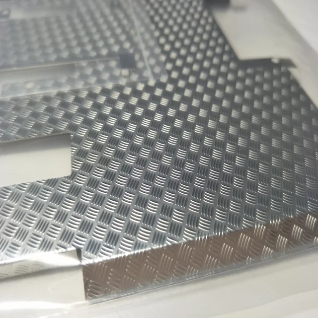 Anti-skid board For Tamiya 1/14 Metal stainless steel anti-skid decorative board For Tamiya 1/14 RC Truck 56323 56327 Scania 620 4