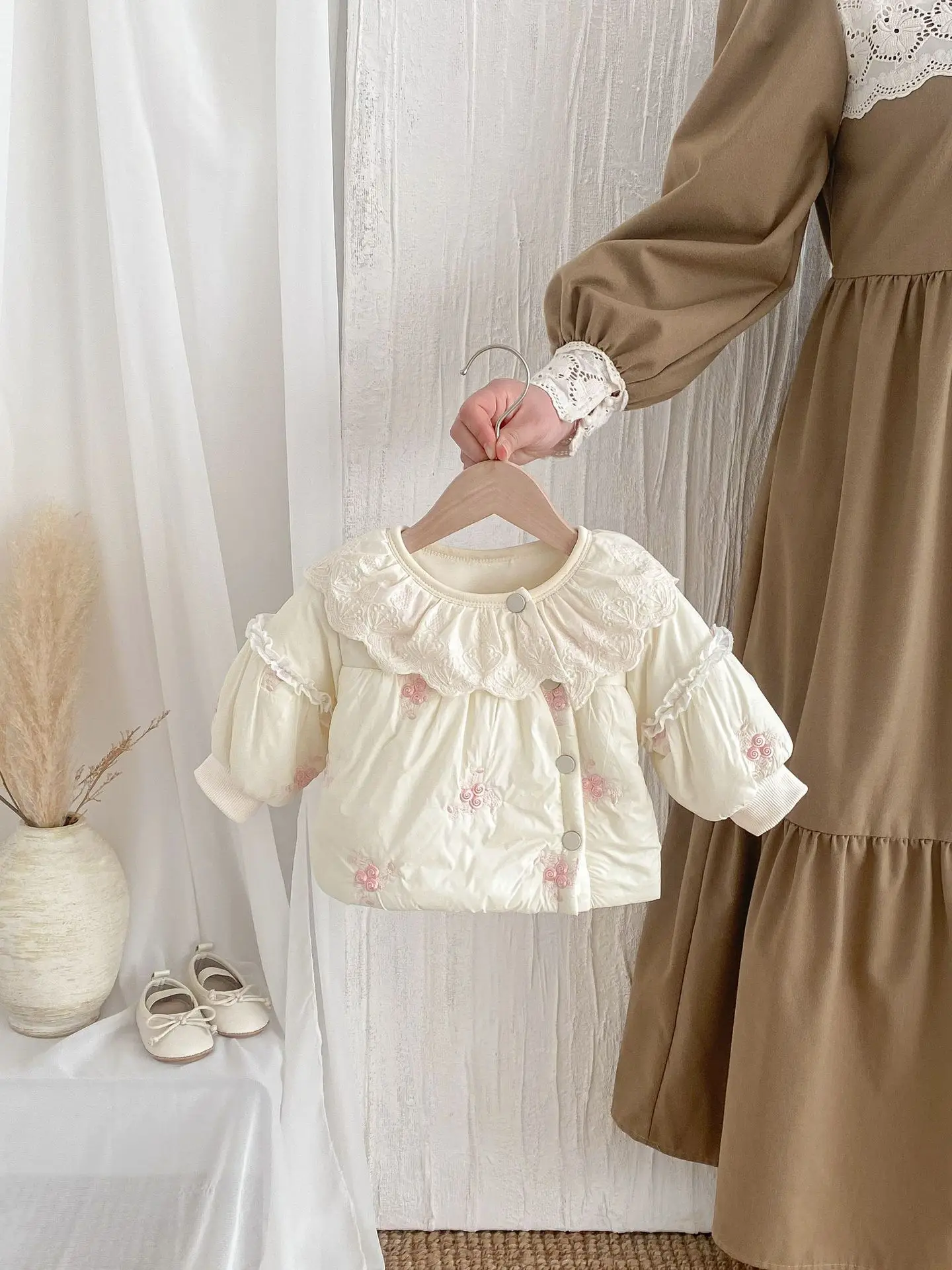 Description Picture 3 of itemMILANCEL Winter Baby Girls Clothes Peter Pan Collar Baby Girls Parkas Fur Lining Kids Warm Jacket