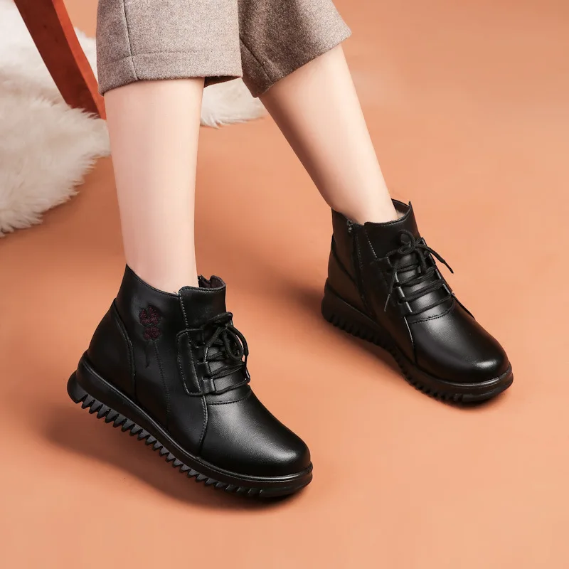 Women Genuine Leather Winter Boots Waterproof Thick Plush Warm Mother Snow Boots Women Flats Non-slip Casual Shoes Plus Size