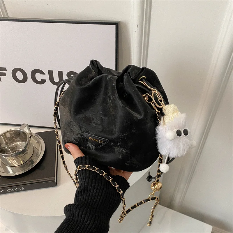 New Fashion Design Small Women's Chain Crossbody Shoulder Bag Small Popular Drawn Western Style Water Bucket Shoulder Bag