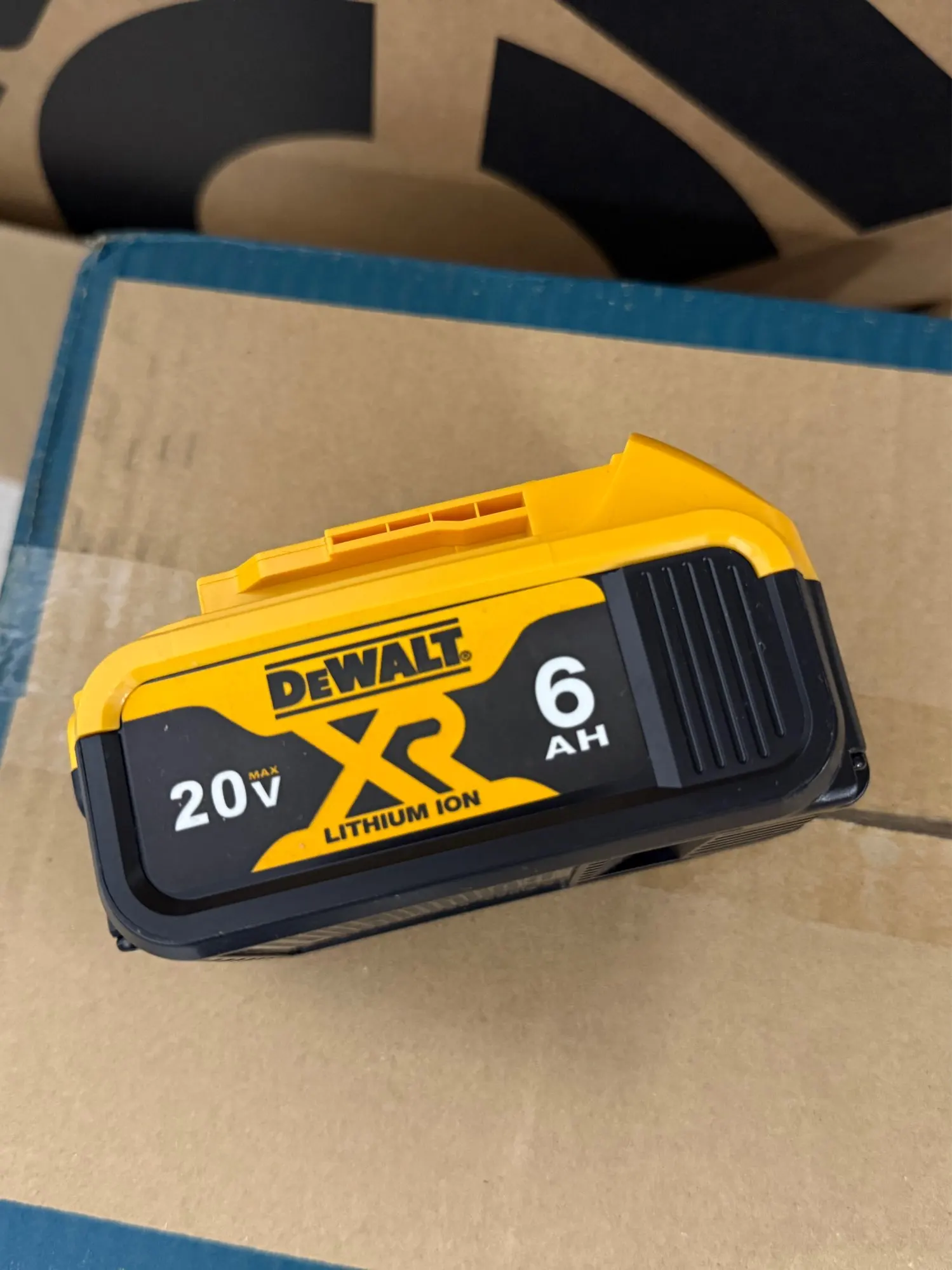 Original DeWalt 6Ah/5Ah 20V battery replaceable DCD887 DCD805 DCF860 Dcd796 DCG406 DCF880 DCF512 DCD805 power tools battery photo review