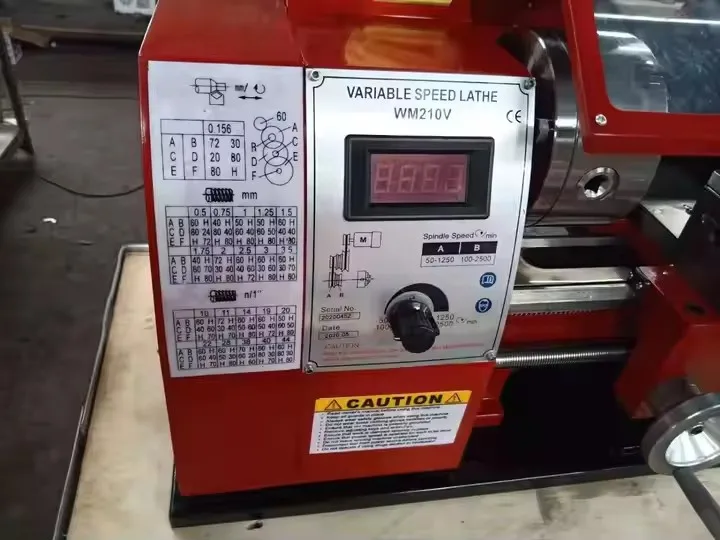 1100W Metal Lathe 6mm Spindle Wall Thickness Mini Metal Lathe Distance center 600mm FL2160V 5