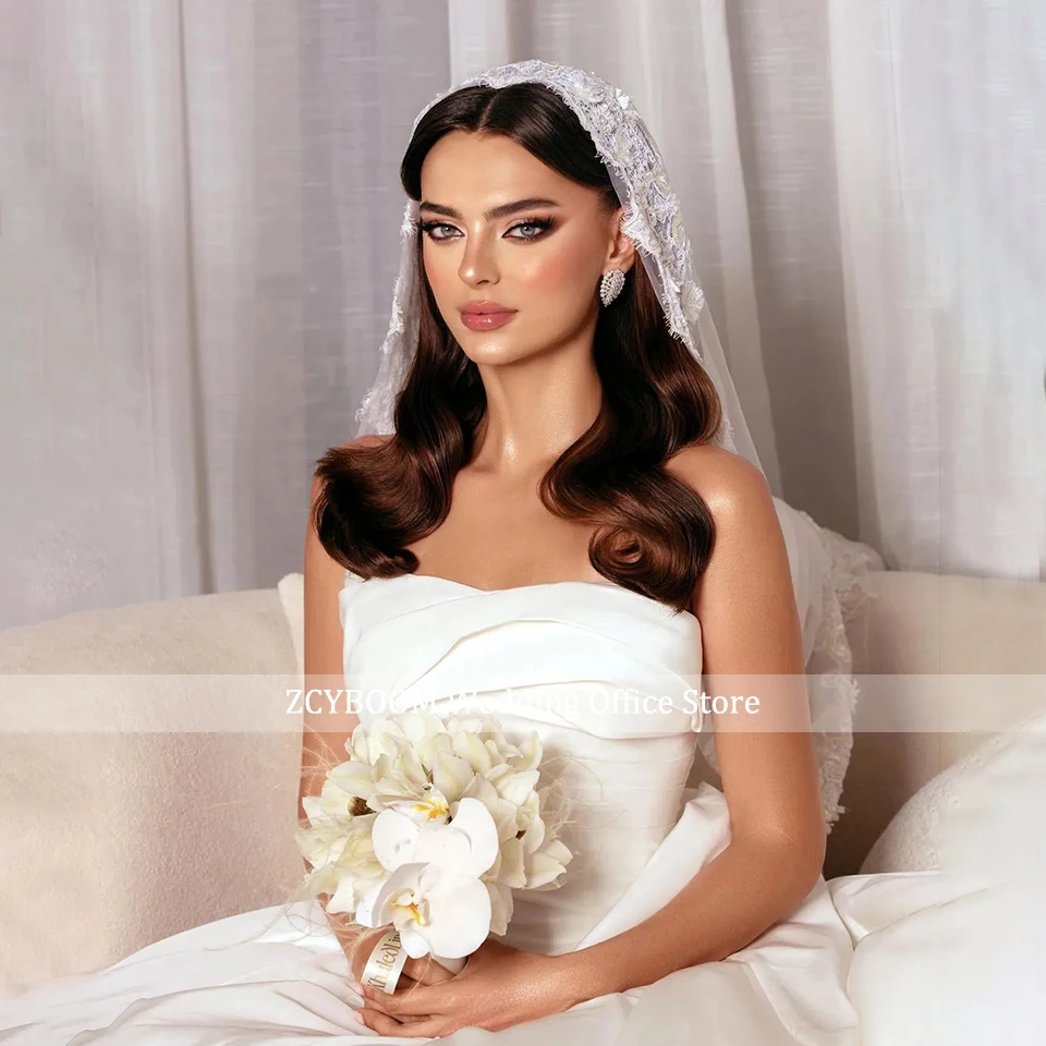 Luxuriöses weißes/elfenbeinfarbenes trägerloses Satin-Ballkleid Hochzeitskleid 2026 Dubai Ärmelloses Brautkleid mit Schleppe für Damen Vestido De Novia – Detail 6