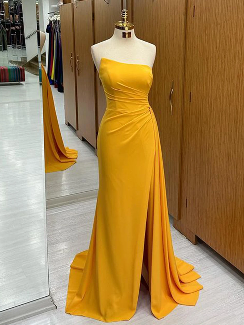 

Атласные Длинные вечерние платья без бретелек, желтые платья для выпускного вечера, без рукавов, с разрезом, юбка, элегантные официальные платья, платья