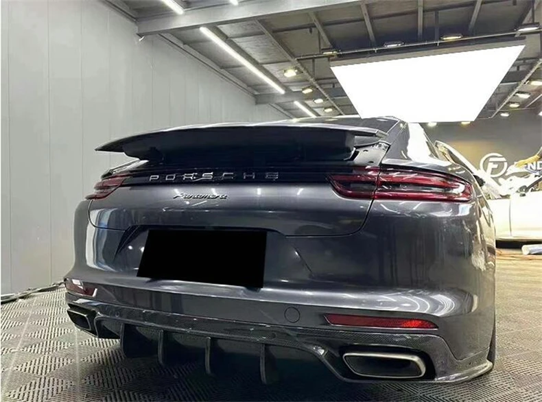 Dry-carbon spoiler for Porsche Panamera GTS 971