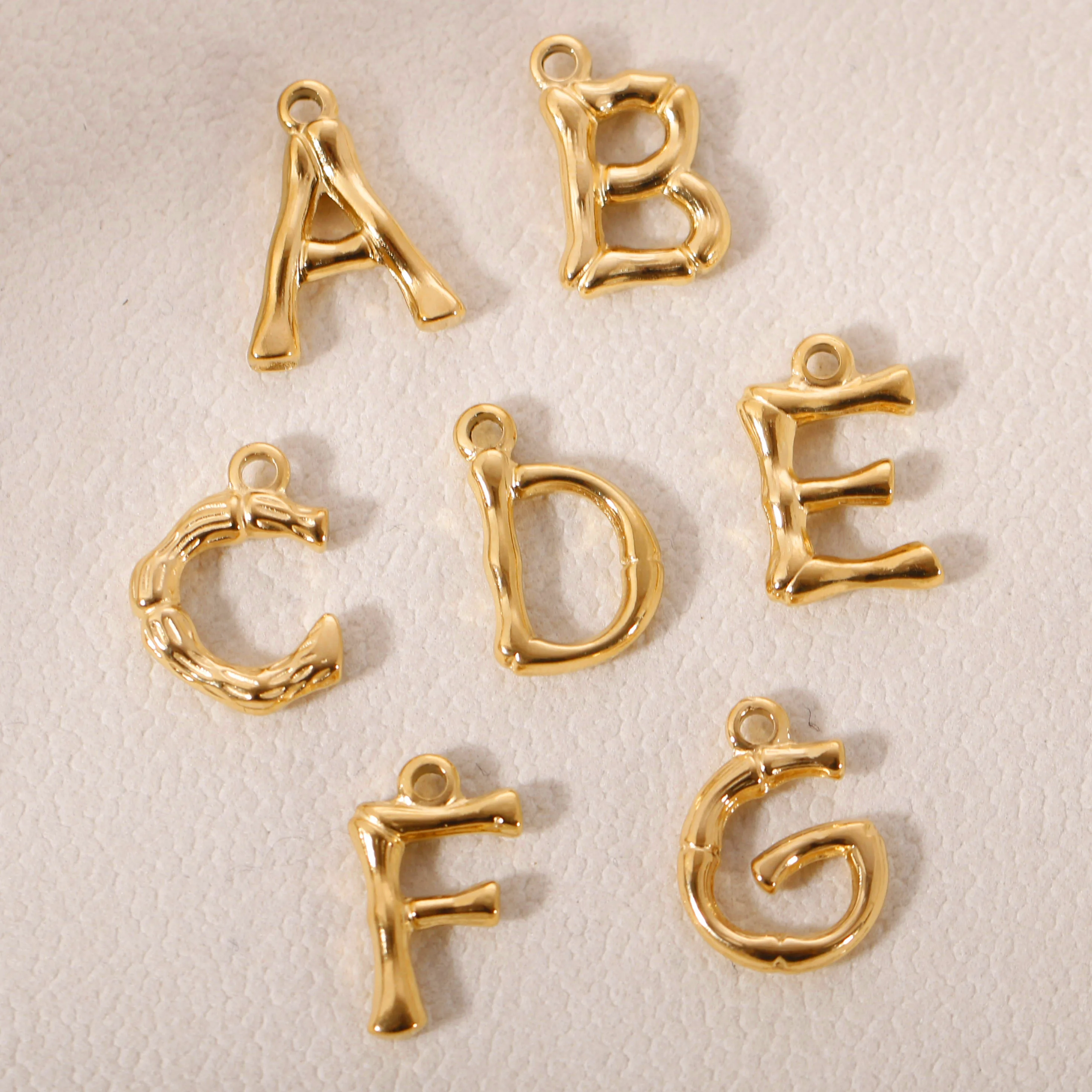 3 Teile/los Englisch Buchstaben Charms Edelstahl PVD Überzug Initial A-Z Alphabet Anhänger DIY Personalisierte Schmuck Finden