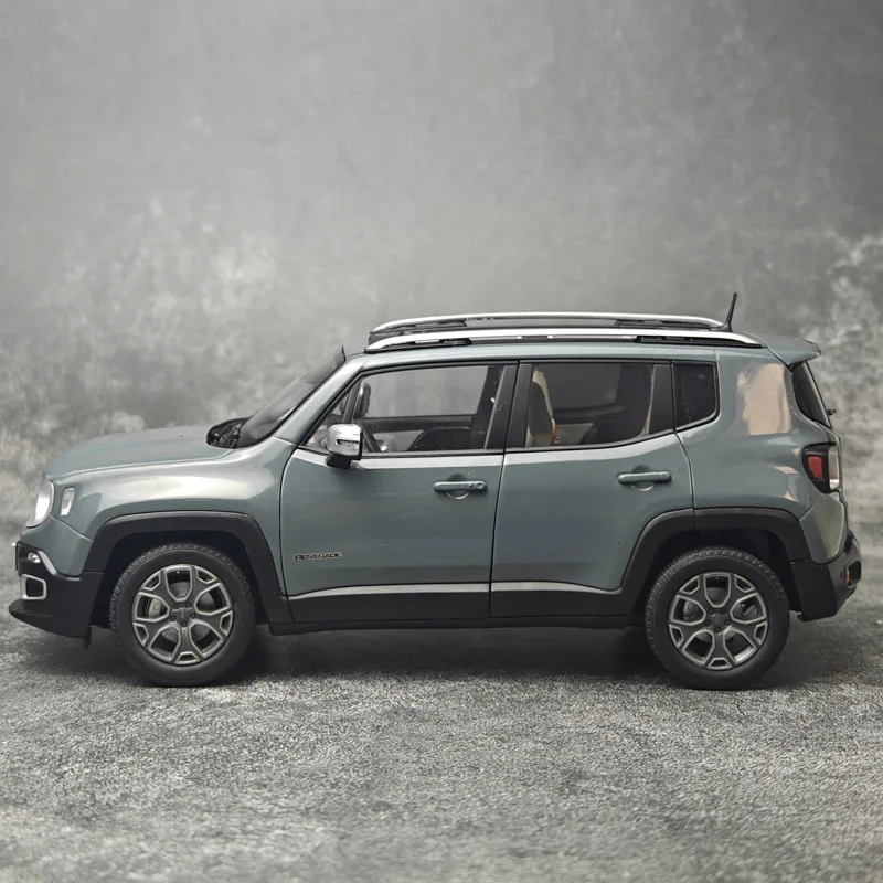 OEM 1/18 scale new Jeep Renegade SUV Metal car model static