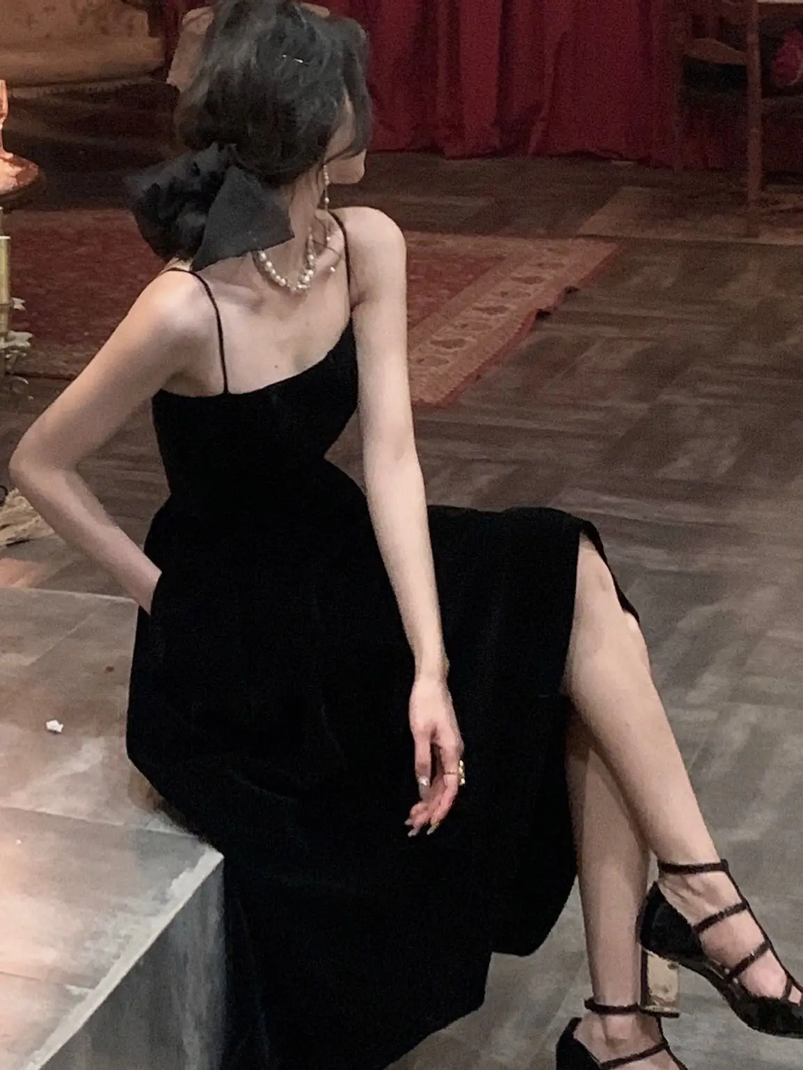 

Summer Women Elegant Spaghetti Strap Midi Black Velvet Dress Sexy Prom Evening Party Birthday Club Fashion Clothing