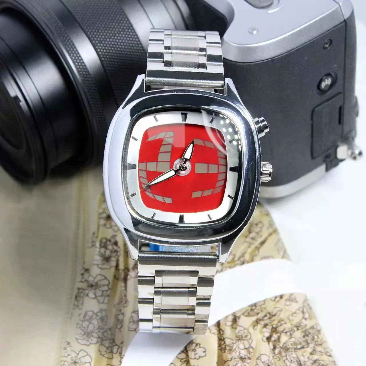 Enhanced Product Title:  
Men's Dynamic Design Red Quartz Watch with Dual Display and Steel Band