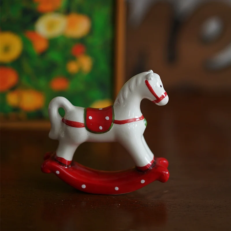 

Hand painted single cute Trojan horse ceramic Trinket childlike nostalgic desktop collection gift Vintage rocking horse