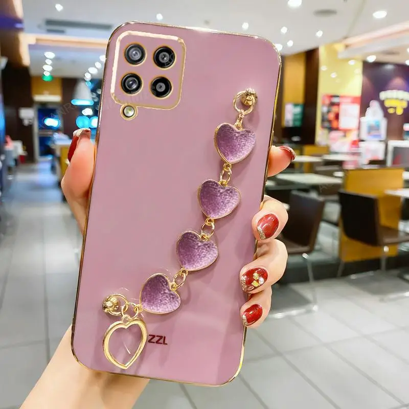 Luxury Love Heart Wrist Chain Silicone Case with Elegant Plating Finish