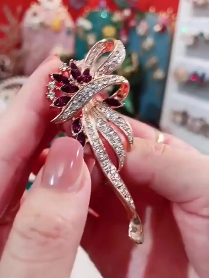 Broche Décorative Moderne En étain Avec Cristaux Roses Et Parme - Réf. 781
