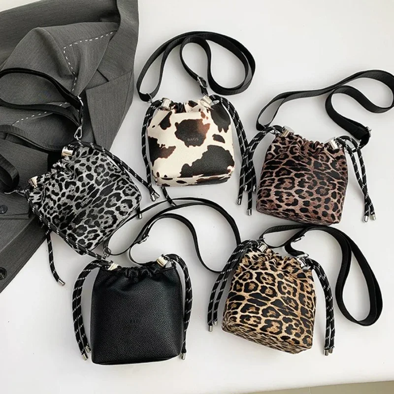 Mini Bag For Women Leopard Leather Bucket Crossbody Bag Small Phone Bag Drawstring Shoulder Bags Wide Strape Female Bolsa Black