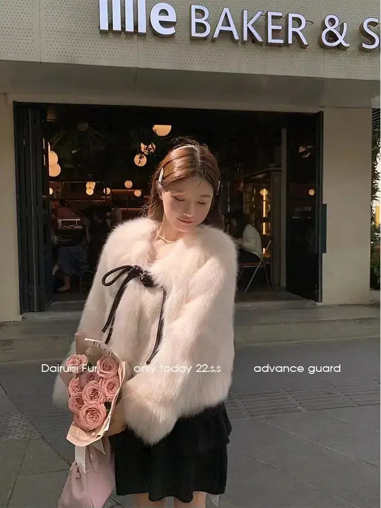

Korea Fashion Faux Fox Fur Coat Women Fashion Warm Feather Coats Loose Short Outercoat Lady Party Elegant Outfits