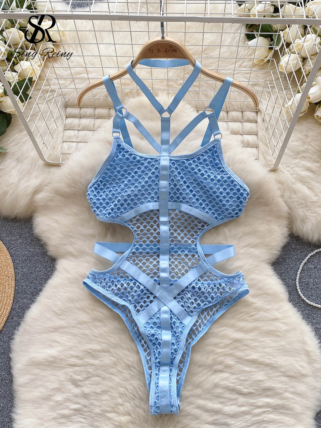 Boglangan va bir chick kuni cunnilingus amalga Oq külotli qizlar jinsiy aloqada