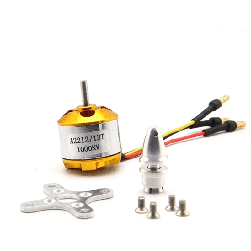 Ensemble de trois moteurs brushless A2208 A2212 A2217 pour drone RC, alignés sur fond blanc.