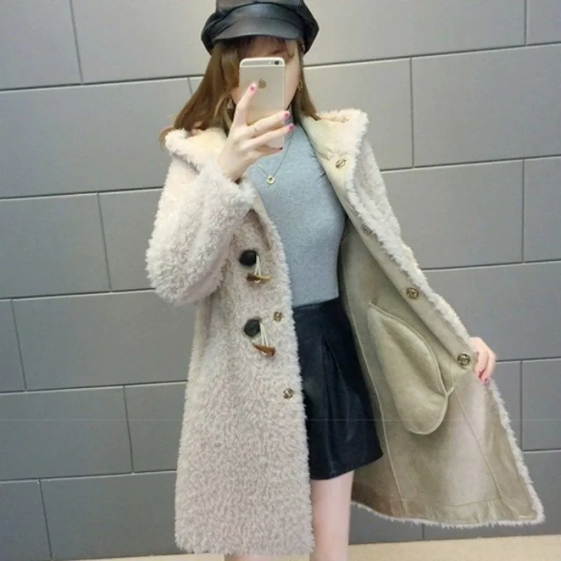 Рисунок 6 - Женское пальто из искусственного меха