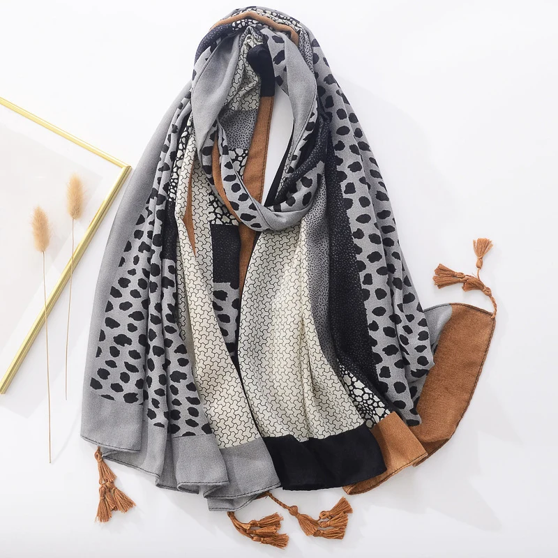 Muslim Woman Hijab Fashion Tassel Scarves For Ladies High Quality Shawl Scarf Pashmina Stole Bufandas Female Foulard Beach Towel ladies fashion sexy leopard dot tassel viscose shawl scarf women high quality wrap pashmina stole bufandas muslim hijab snood