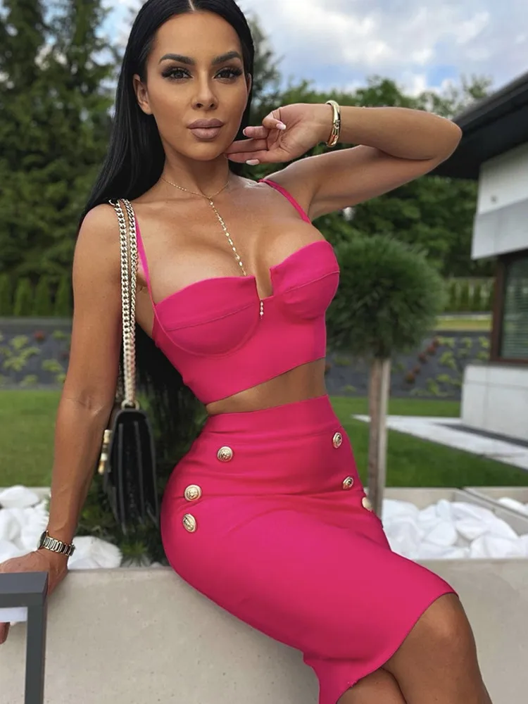 Hot Pink Summer Outfits, Hot Pink Outfit Women, Beige Outfit Women