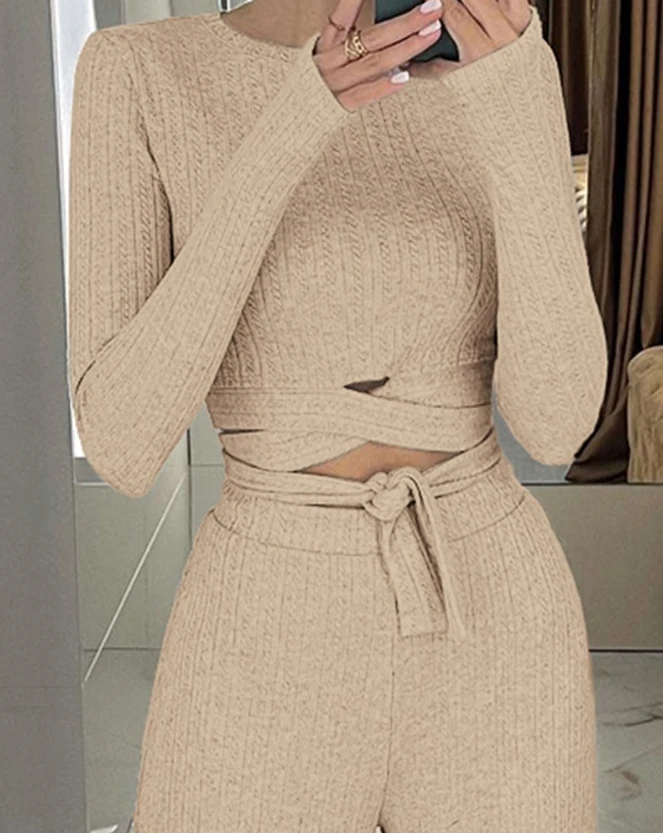 Рисунок 6 - Женский элегантный комплект из двух предметов