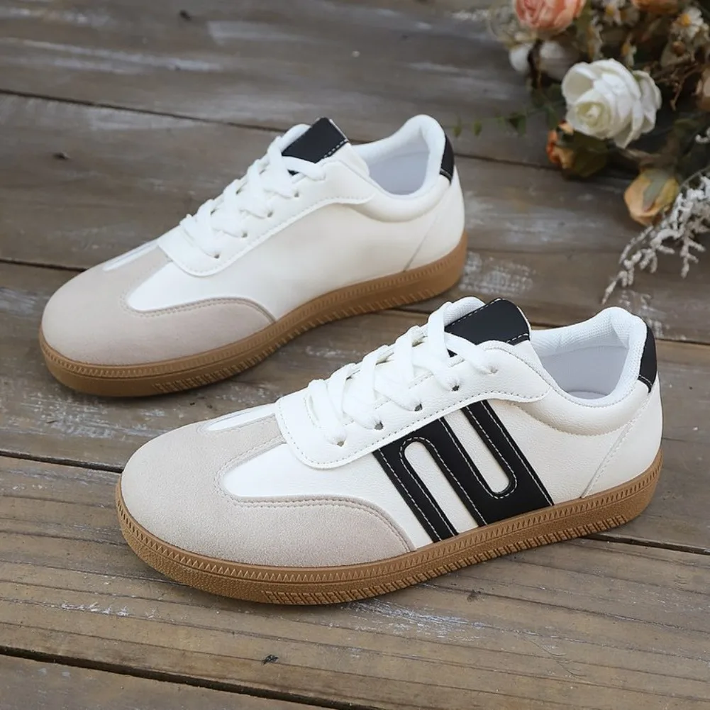 Fashion Black White Striped Flat Sneakers Women Lightweight Lace Up Sports Shoes Woman Non Slip Breathable Casual Sneakers 2025