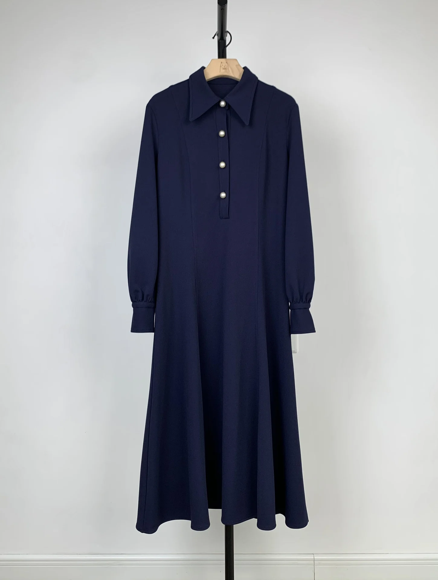 

2024 Polo collar long sleeved design neckline pearl button dress
