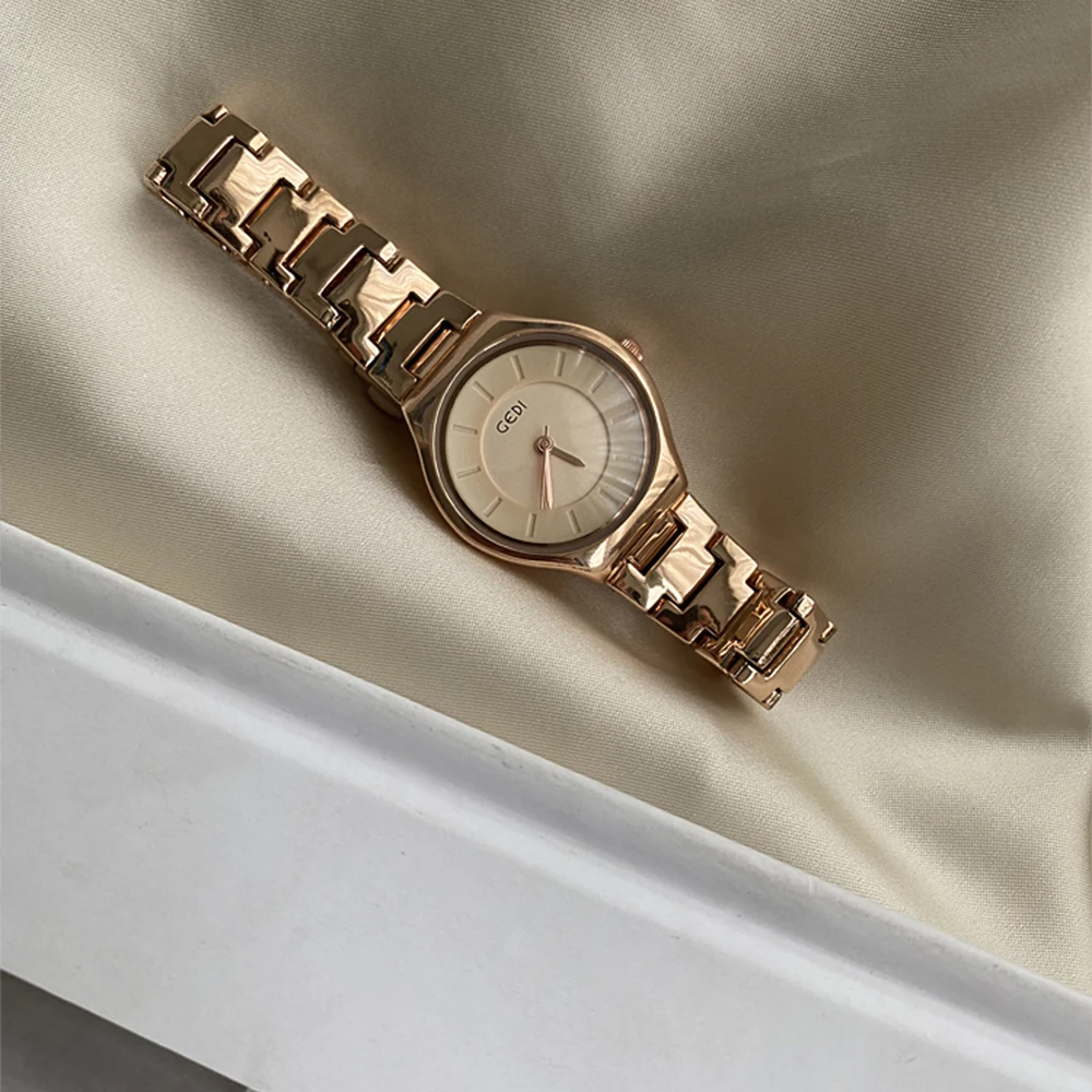 Fashion Simplicity Temperament  Chain Watch For women's girl Chain watch strap watch Women's accessories