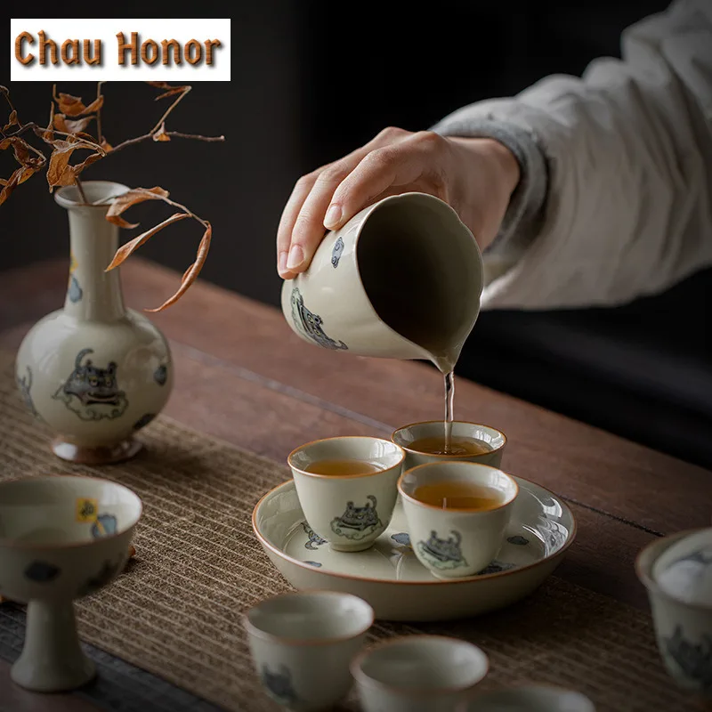 2pc/Set 35ml Honey Glaze Ceramic Tea Cup Add Wings Like A Tige Art Single Bell Cup Creative Kung Fu Tea Master Cup New Year Gift