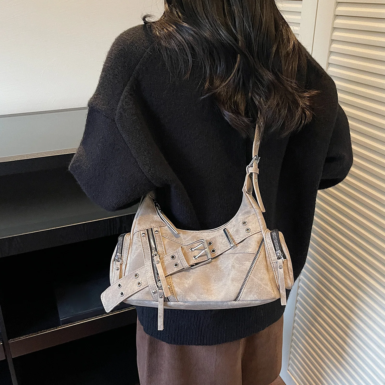 Women Y2K PU Rivet Handbag W/Belt Buckle Underarm Bag Motorcycle Bag for Travel Shopping Daily Use