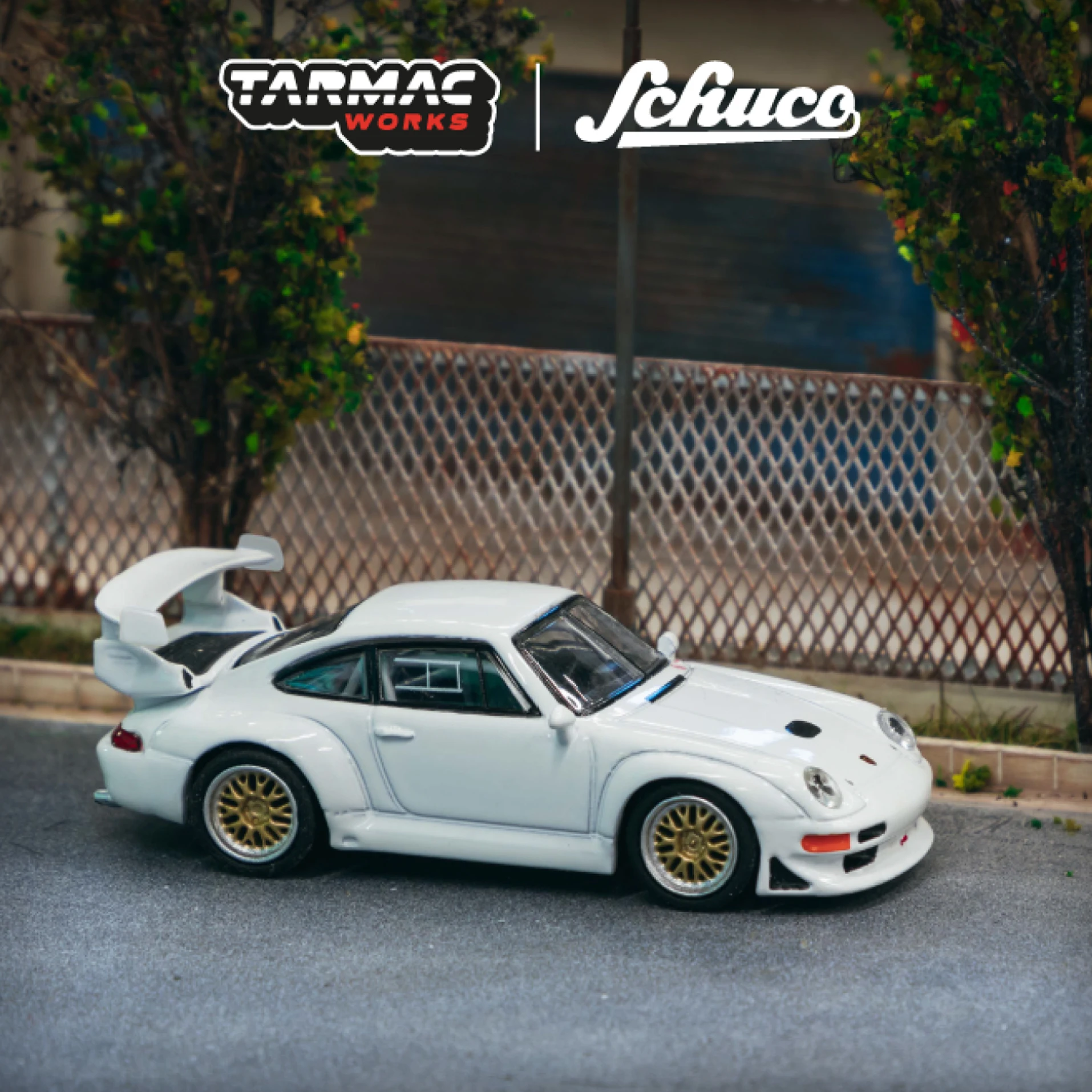 Tarmac Works 1:64 Model Car Pors 911 GT2 Alloy Die-Cast Vehicle- White