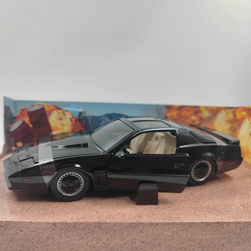 Diecast 1:24 Scale Knight Rider Sports Car Sedan Model Alloy Die