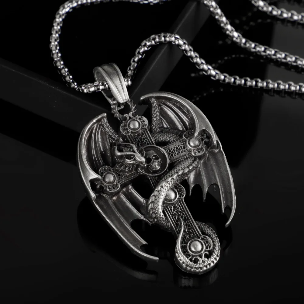 2022 Fashion Trend Titanium Steel Skull Necklaces Personality Street Hip Hop Flying Dragon Pendant Necklace For Men And Women