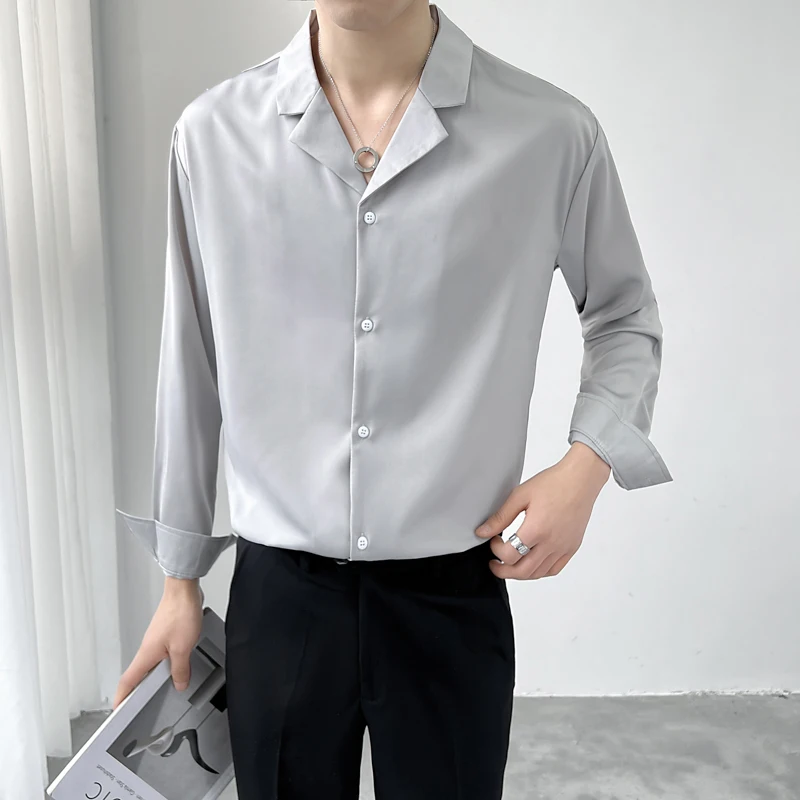 

2022 Elegant Emerald Green Satin Stylish Mens Shirts Smooth Cozy Silver Silk Social Blouses Luxury Dress Modern Mens Clothing