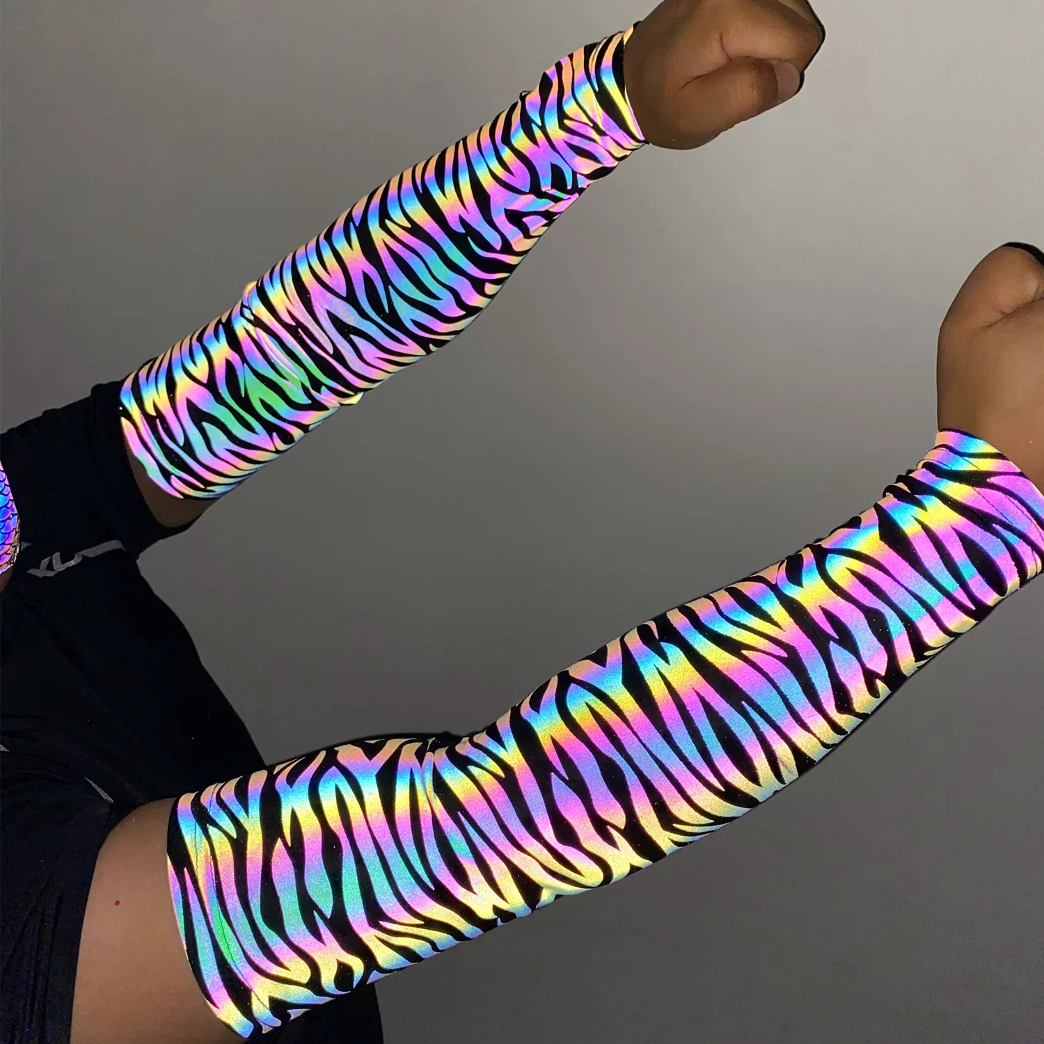 Techwear Style Rainbow Reflective Arm Warmers Men Women Basketball Cycling Sport Multifunction Reflect Light Sleeves Arms Cover