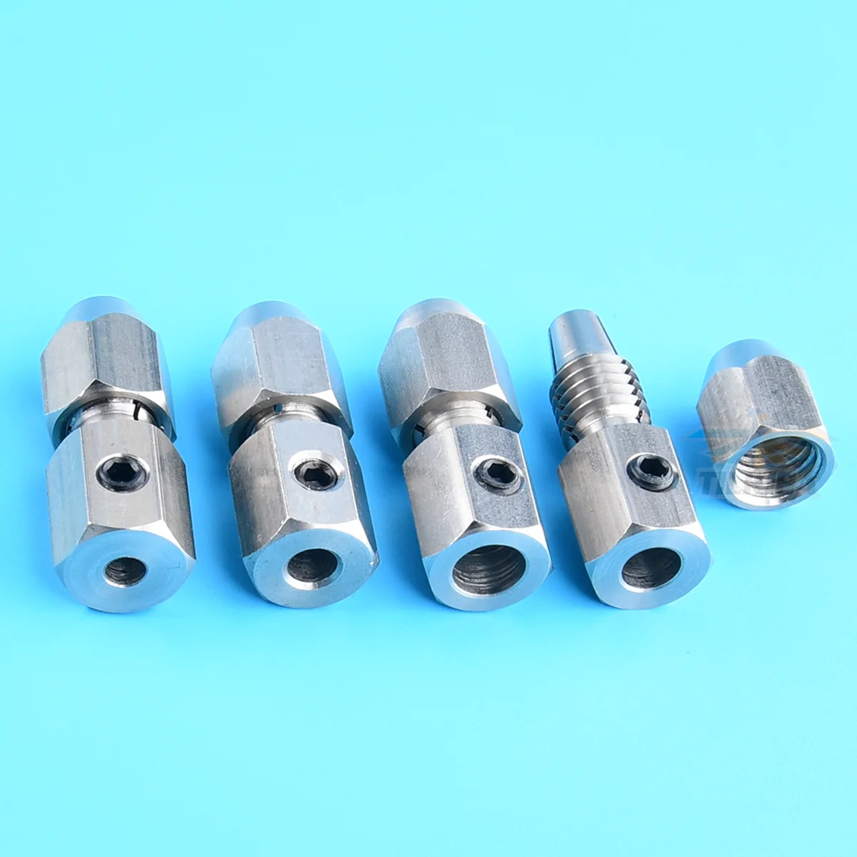 Détail de l'accouplement flexible pour bateau RC en acier inoxydable, coupleur à pince CNC 5mm x 4mm