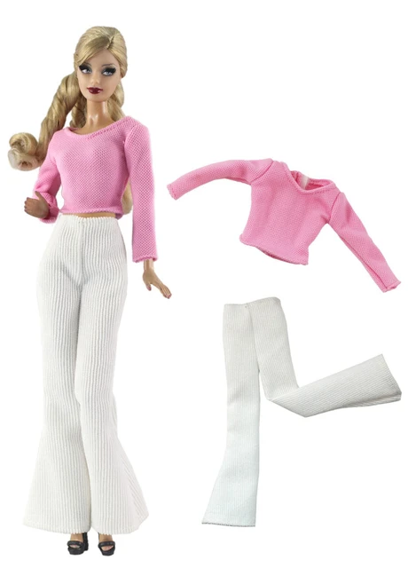 Cartela de Roupa Barbie Fashion Finds Blusa Branca e Calça Roxa