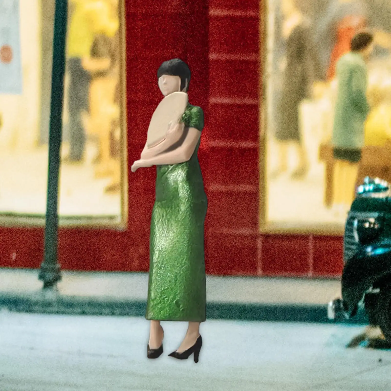 1/64 People Figure Cheongsam Girl Desk Decoration Hand Painted for Dollhouse Scenery Landscape Diorama Photography Props Layout