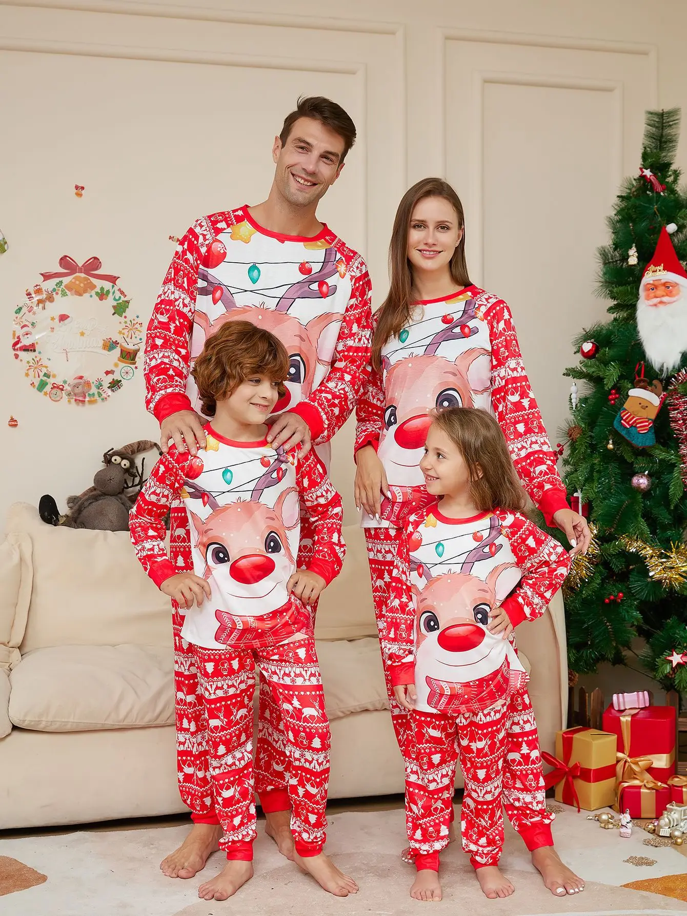 thumbnail image 1 of Moda 2024 Conjuntos navideños a juego para toda la familia Conjunto de pijamas navideños familiares con estampado de renos navideños de dibujos animados Ropa de bebé para el hogar para vacaciones, 1 of 5