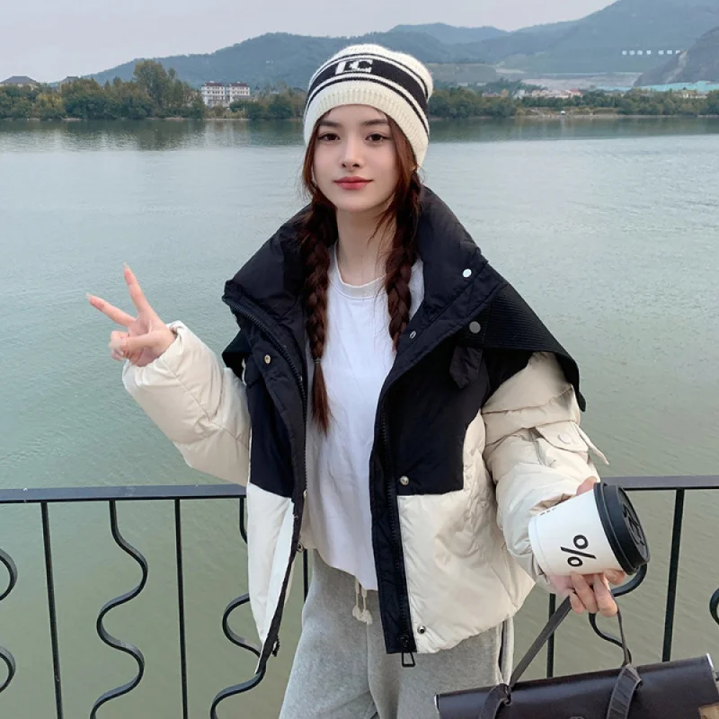 

23 New modelsColor Contrast Short White Duck down Jacket Women's Small 2023 Winter New Design Sense Stitching School Style Coatt