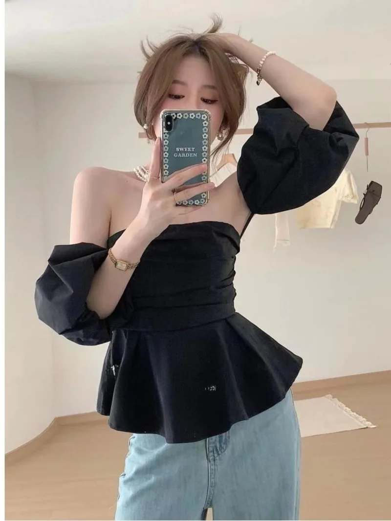 

Летний Новый дизайн чувствует себя маленьким и уникальным топом на одно плечо с открытыми плечами Женская короткая рубашка Сексуальная рубашка милая и девушка PGVP