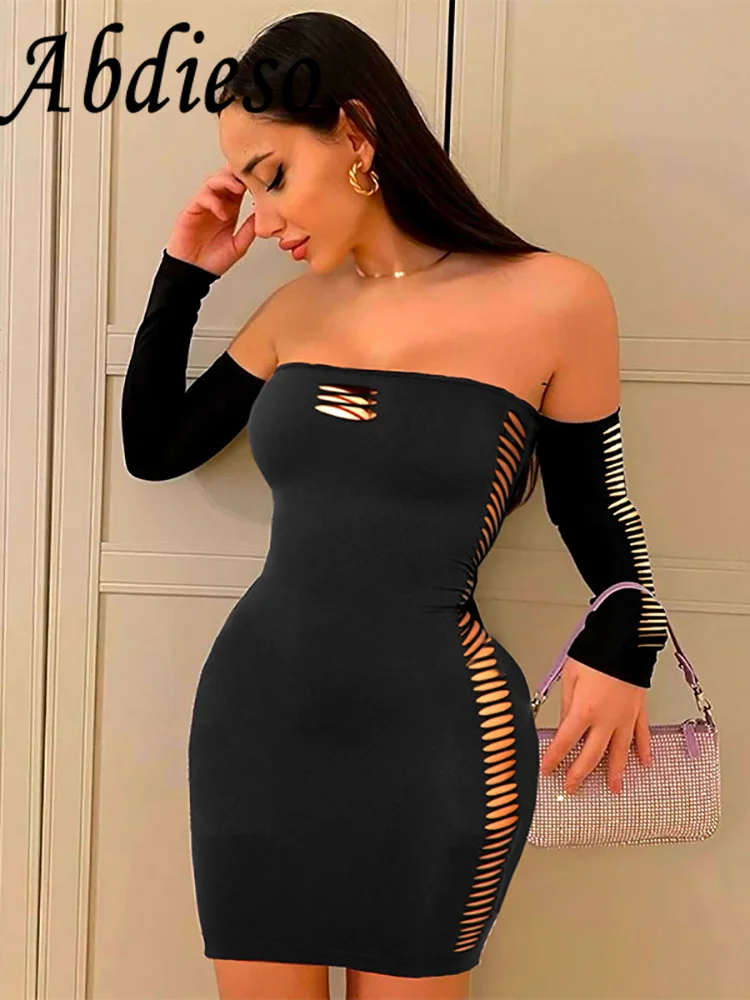 

Женское облегающее платье с открытыми плечами, длинным рукавом