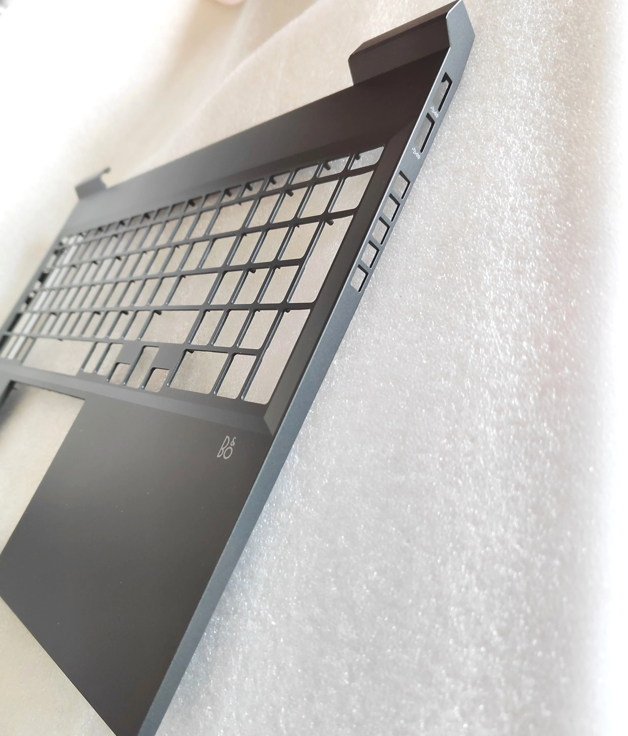 Appuie-tête Avec Clavier Pour HP Victus 16-D / 16-E – TPN-Q264 / TPN-Q263 – Blanc/Noir