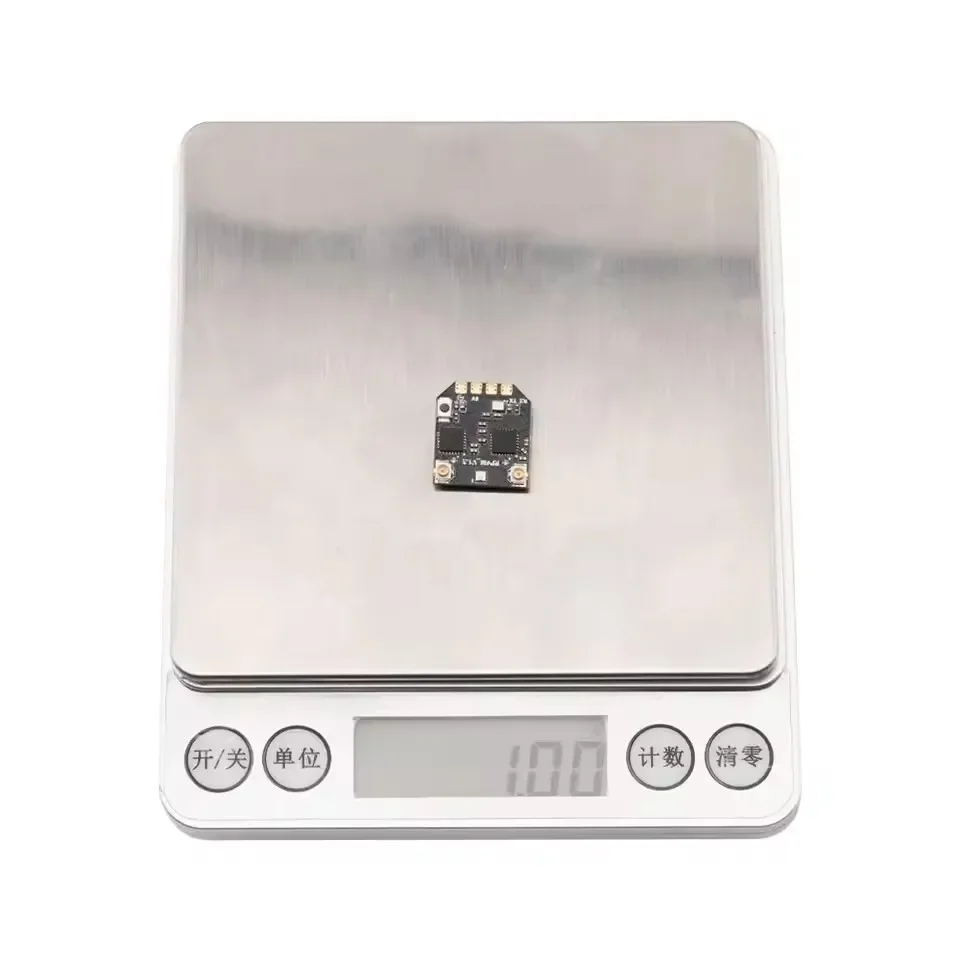 Récepteur RadioMaster RP4TD-M monté sur un drone, câbles soudés aux pads, idéal pour le FPV, Achetez le récepteur ExpressLRS RadioMaster RP4TD-M 2.4GHz pour drone FPV