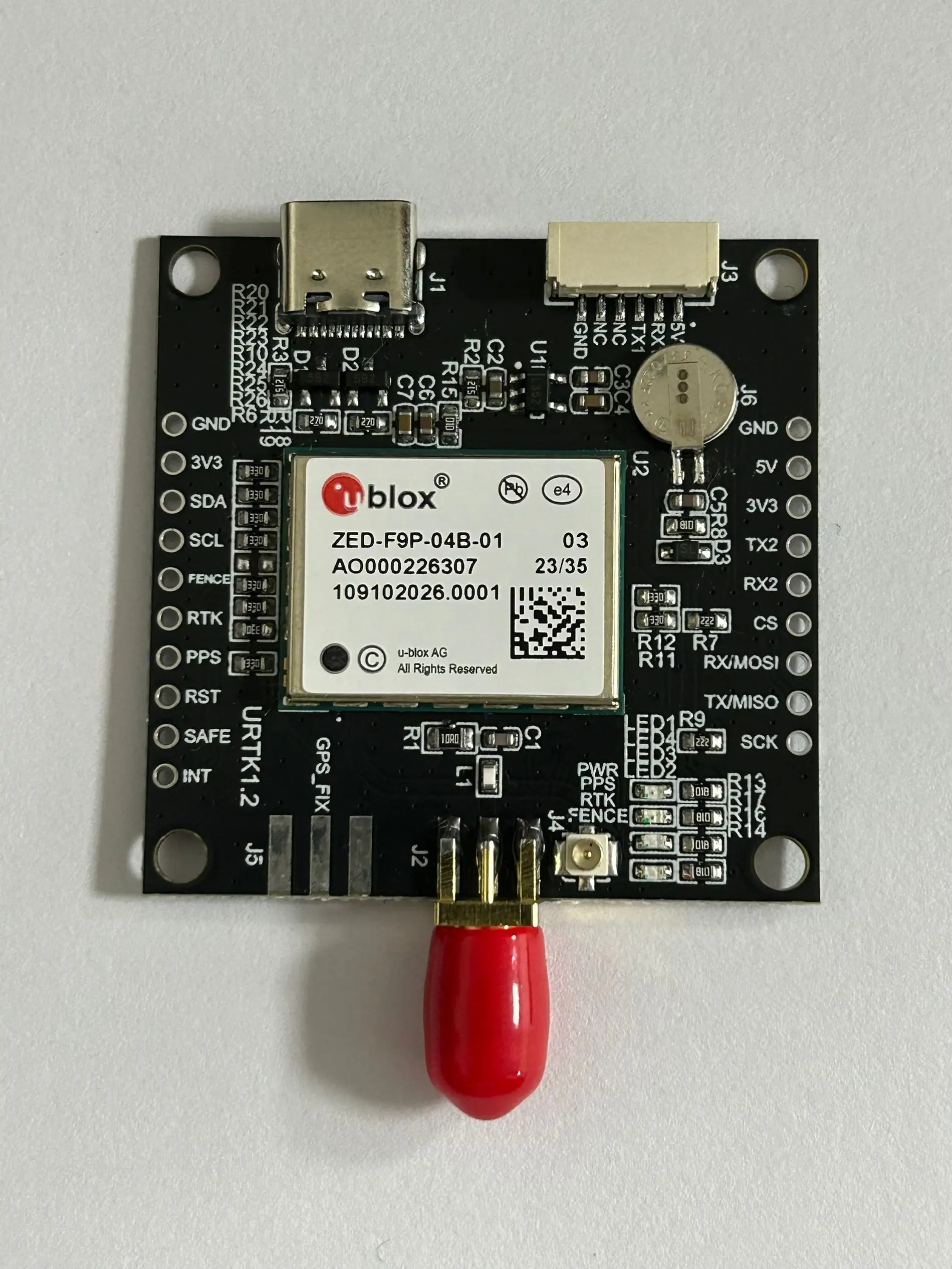 Détail des ports et antennes de la carte récepteur RTK GNSS/GPS ZED-F9P-04B-01 pour modules GPS